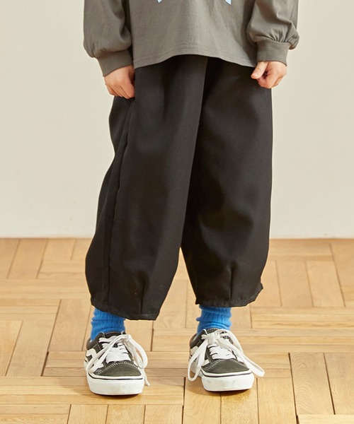 undeny.（アンディニ－）の「undeny/アンディニー タックバレルパンツ（その他パンツ・キッズ・ブラック/チャコールグレー/ブラウン/ベージュ・M/L/XL）」の2枚目の写真