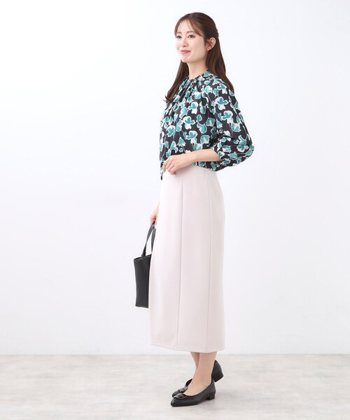 Reflect（リフレクト）の「【ジャケットのインナーにおすすめ◎】花柄タックデザインブブラウス（シャツ/ブラウス・レディース・ブラウン系その他2/ベージュ系その他3/ネイビー系・05/07/09/11/13/15 /17）」の12枚目の写真