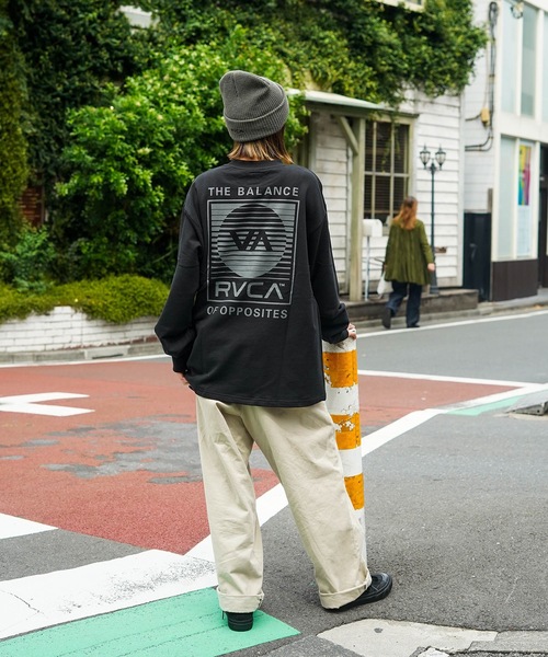 RVCA(ルーカ)の「RVCA メンズ BLINDER LT ロンT 【2025年秋冬モデル】/ルーカバックプリント長袖ロンT(Tシャツ/カットソー・メンズ・オフホワイト/ブラック/ブルー系その他/ベージュ・SMALL/MEDIUM/LARGE/X-LARGE)」の5枚目の写真