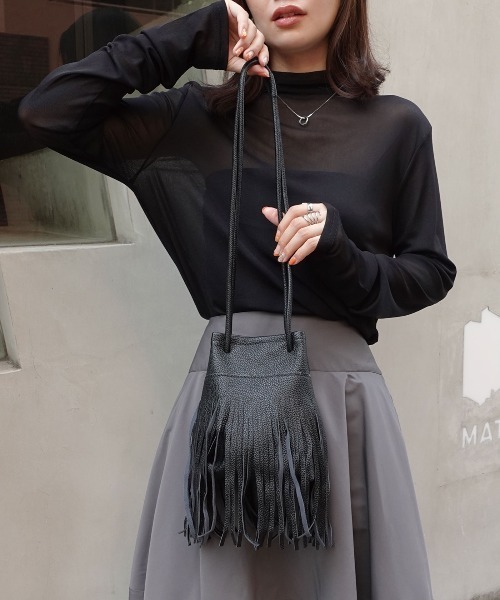 CORNERS(コーナーズ)の「フェイクレザーフリンジショルダーバッグ(ショルダーバッグ・レディース・ブラック/ブラウン/ベージュ・FREE)」の6枚目の写真