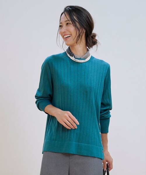 J.PRESS Ladies(J.プレス レディス)の「WORETED WOOL BLEND クルーネック ニット(ニット/セーター・レディース・ライトグレー系/オレンジ系/パイングリーン系/ネイビー系・SMALL)」の2枚目の写真