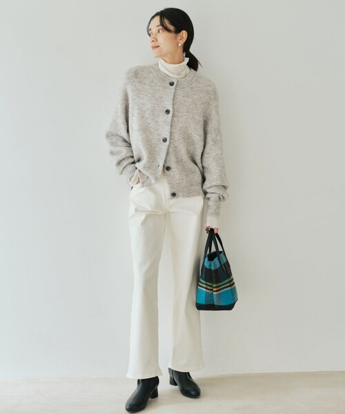 green label relaxing(グリーンレーベルリラクシング)の「アルパカブレンド クルーネック カーディガン(カーディガン/ボレロ・レディース・レッド/ライトグレー/ライトブルー/ベージュ・FREE)」の11枚目の写真