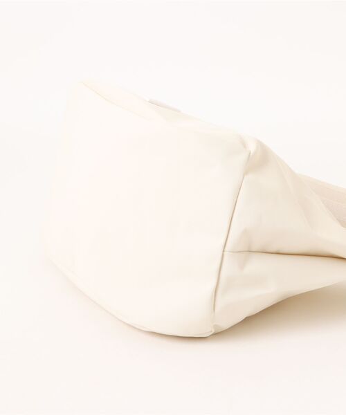 HUNTER(ハンター)の「HUNTER/ハンター ショルダーバッグ NYLON MIDI HOBO ナイロンミディアムホーボー 撥水 UBS5555KBM(ショルダーバッグ・レディース・ホワイト・FREE)」の3枚目の写真