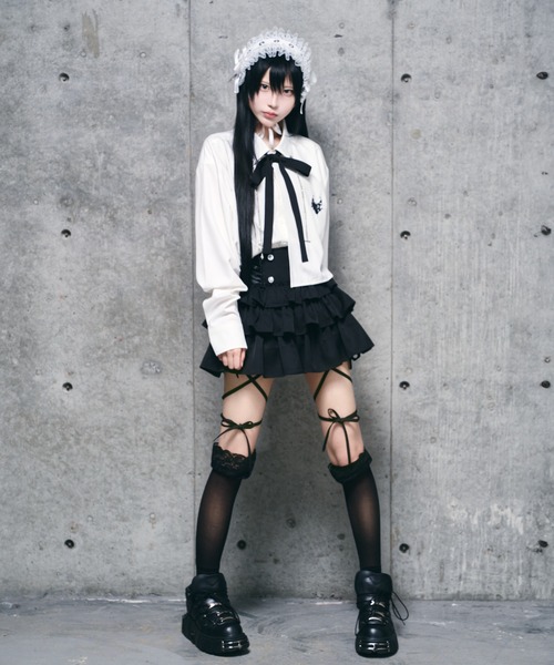 Amilige（アミリージュ）の「ハイウエストエンブレムボタン付きフリル