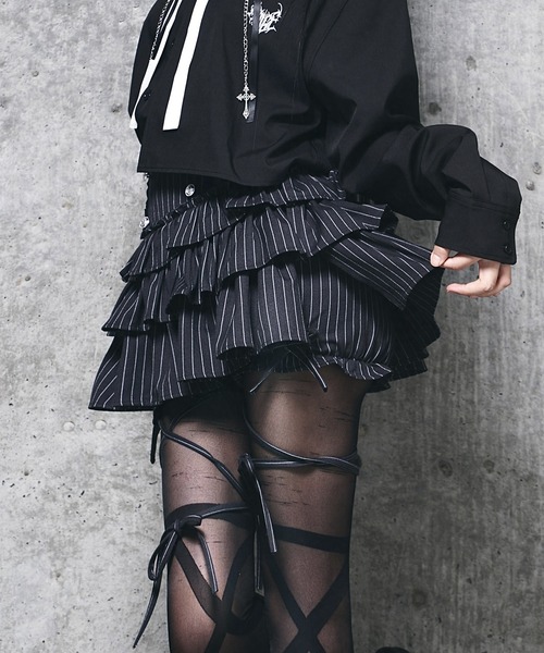 Amilige(アミリージュ)の「ハイウエストエンブレムボタン付きフリルパンツ(その他パンツ・レディース・ストライプ/ブラック・FREE)」の3枚目の写真