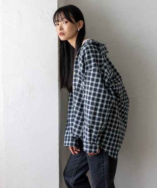 VitaFelice(ヴィータフェリーチェ)の「オーバーサイズタータンチェックシャツ(シャツ/ブラウス・レディース・ブラック/レッド/ブルー・FREE)」の2枚目の写真