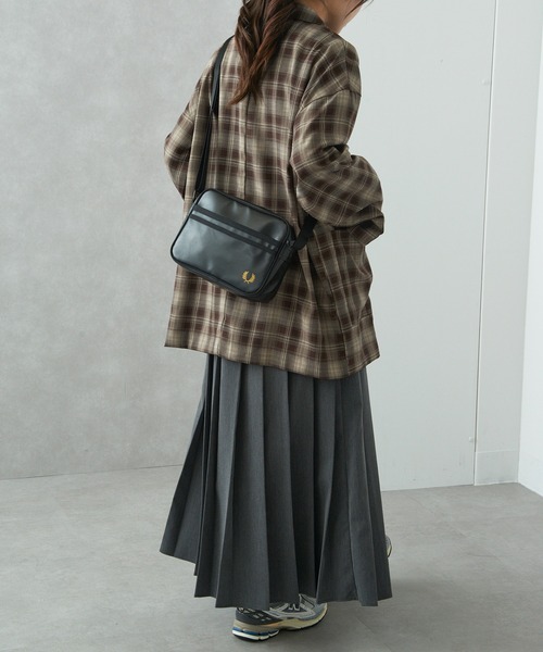 FRED PERRY（フレッドペリー）の「【FRED PERRY】TONAL CLASSIC MINI SHOULDERBAG L2169（ショルダーバッグ・レディース・ブラック・FREE）」の9枚目の写真
