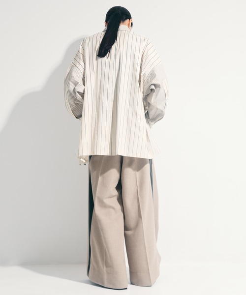 UJOH（ウジョー）の「【UJOH/ウジョー】《STUDIOUS別注》ドローコードストライプシャツ（シャツ/ブラウス・レディース・ベージュ/ライトブルー・2）」の7枚目の写真