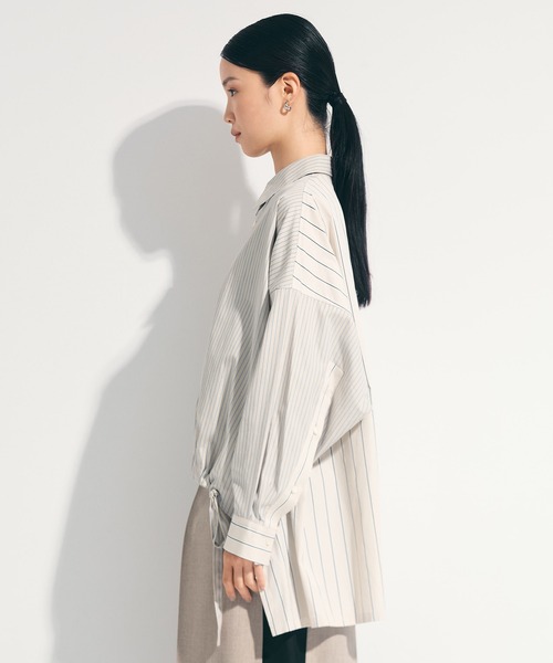 UJOH（ウジョー）の「【UJOH/ウジョー】《STUDIOUS別注》ドローコードストライプシャツ（シャツ/ブラウス・レディース・ベージュ/ライトブルー・2）」の10枚目の写真