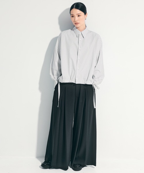 UJOH（ウジョー）の「【UJOH/ウジョー】《STUDIOUS別注》ドローコードストライプシャツ（シャツ/ブラウス・レディース・ベージュ/ライトブルー・2）」の20枚目の写真