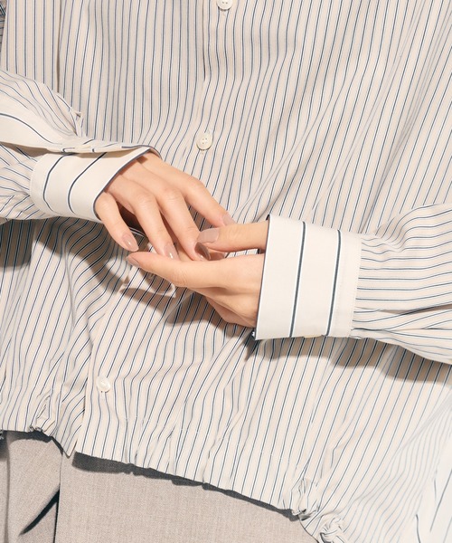 UJOH（ウジョー）の「【UJOH/ウジョー】《STUDIOUS別注》ドローコードストライプシャツ（シャツ/ブラウス・レディース・ベージュ/ライトブルー・2）」の13枚目の写真