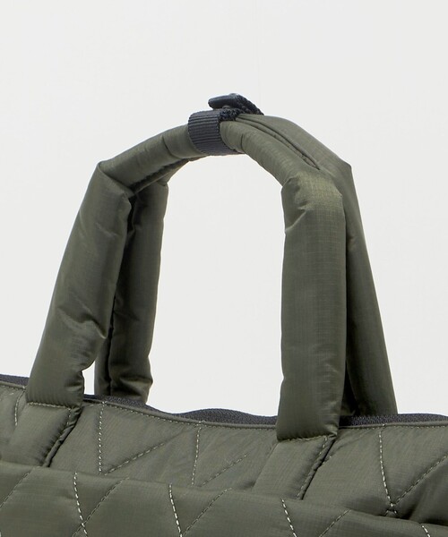 AIGLE(エーグル)の「<AIGLE>キルティング ショルダーバッグ 2WAY(ショルダーバッグ・レディース・オリーブ/ブラック・FREE)」の16枚目の写真