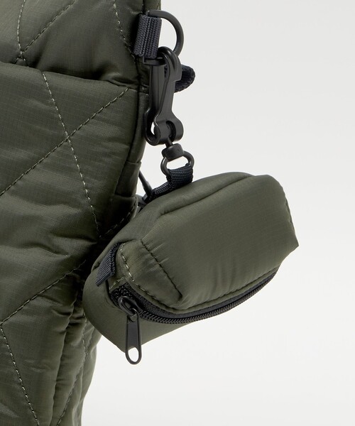 AIGLE(エーグル)の「<AIGLE>キルティング ショルダーバッグ 2WAY(ショルダーバッグ・レディース・オリーブ/ブラック・FREE)」の5枚目の写真