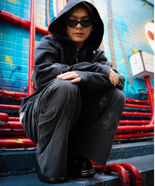 UNKNOWN LONDON（アンノウン・ロンドン）の「UNKNOWNLONDON/アンノウンロンドン/LHP別注 Leather Cross  Zip Hoodie（パーカー・メンズ・ブラック/ホワイト・M/L/XL）」の19枚目の写真