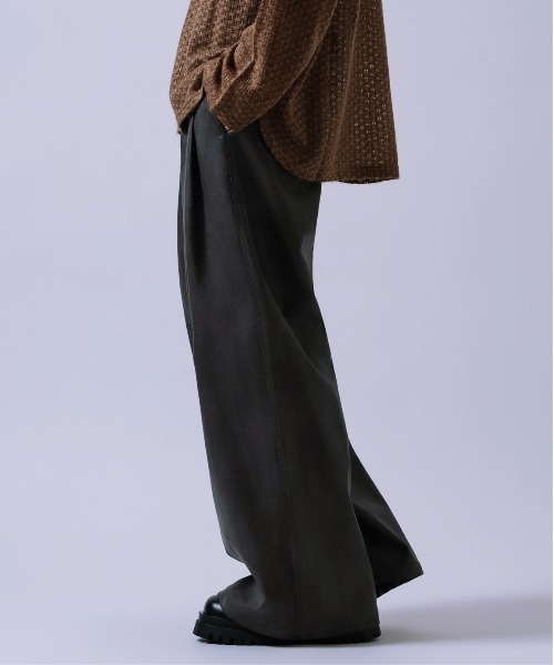 Crownor（クラウノアー）の「PU タック ワイドパンツ（スラックス・メンズ・チャコール/ブラック・SMALL/MEDIUM/LARGE）」の4枚目の写真