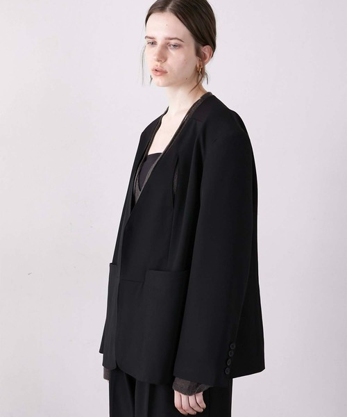 LA PEAU DE GEM(ラポドゥジェム)の「【LA PEAU DE GEM】no collar hole jacket/ノーカラーホールジャケット(ノーカラージャケット・レディース・グレー/ブラック/ブラウン・FREE)」の9枚目の写真