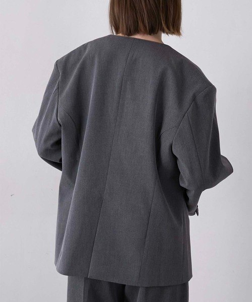 LA PEAU DE GEM(ラポドゥジェム)の「【LA PEAU DE GEM】no collar hole jacket/ノーカラーホールジャケット(ノーカラージャケット・レディース・グレー/ブラック/ブラウン・FREE)」の5枚目の写真