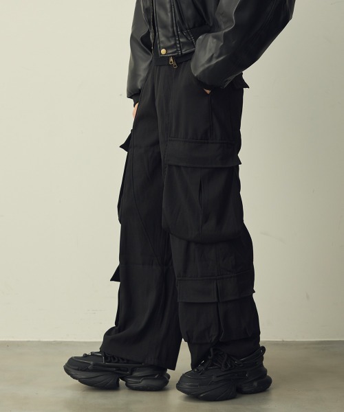 Shoowtime(ショウタイム)の「Double cargo wide slacks / ダブルカーゴワイドスラックス(スラックス・メンズ・ブラック・X-LARGE/MEDIUM/LARGE)」の1枚目の写真