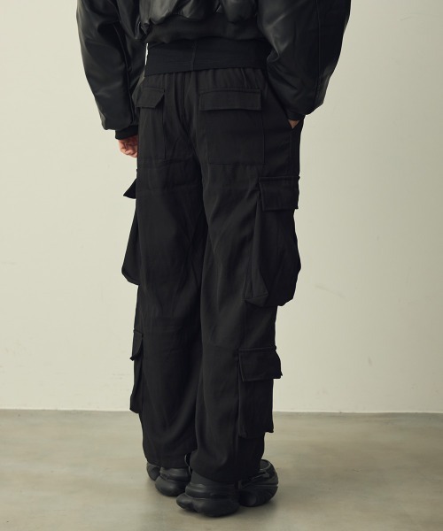Shoowtime(ショウタイム)の「Double cargo wide slacks / ダブルカーゴワイドスラックス(スラックス・メンズ・ブラック・X-LARGE/MEDIUM/LARGE)」の9枚目の写真