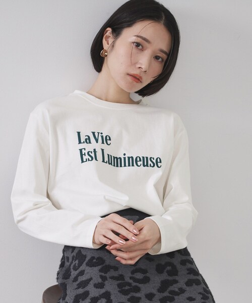 OPAQUE.CLIP(オペークドットクリップ)の「ロングロゴTシャツ【洗濯機OK】(Tシャツ/カットソー・レディース・チャコールグレー/ライトベージュ/ホワイト・00)」の2枚目の写真