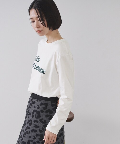 OPAQUE.CLIP(オペークドットクリップ)の「ロングロゴTシャツ【洗濯機OK】(Tシャツ/カットソー・レディース・チャコールグレー/ライトベージュ/ホワイト・00)」の20枚目の写真