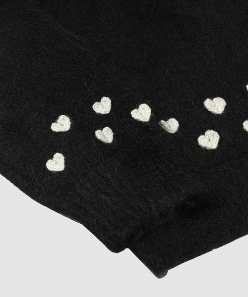 TAKAHIROMIYASHITATheSoloIst.(タカヒロミヤシタザソロイスト)の「heart attached mohaer crew neck sweater.(ニット/セーター・メンズ・グレー/ブラック・48/46)」の4枚目の写真