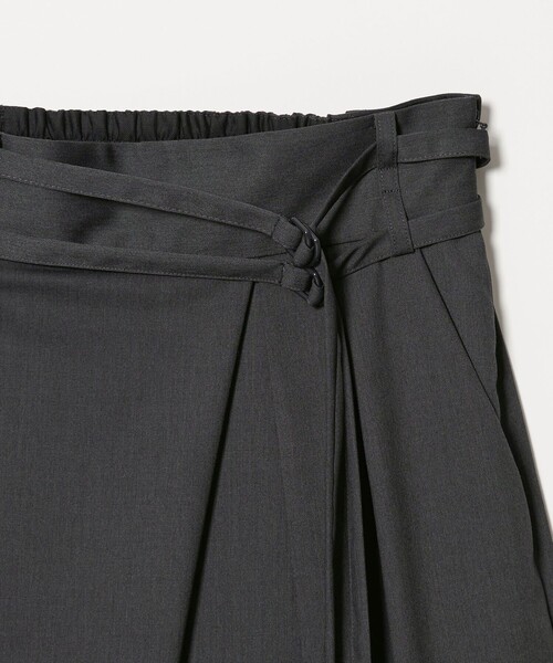 EMMEL REFINES（エメルリファインズ）の「＜EMMEL REFINES＞EM ダブルベルト ラップライク パンツ（スラックス・レディース・ベージュ/ダークグレー・M/S）」の21枚目の写真