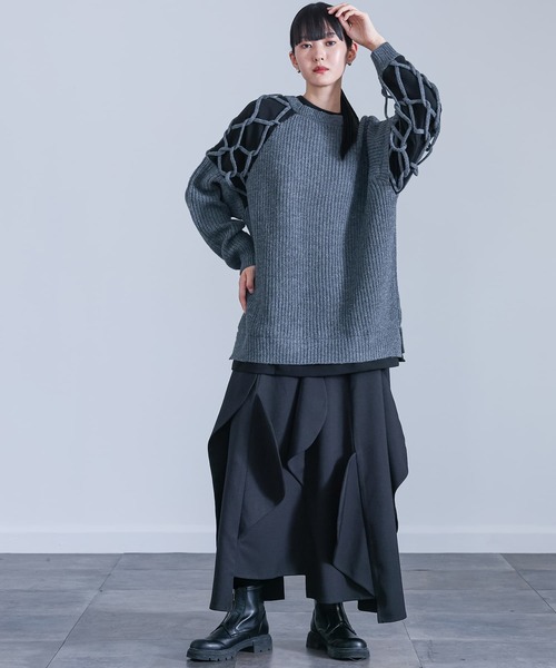 kOhAKU(コハク)の「『異素材ドッキングクロスデザインニット』(ニット/セーター・レディース・チャコール/ブラック・FREE)」の16枚目の写真