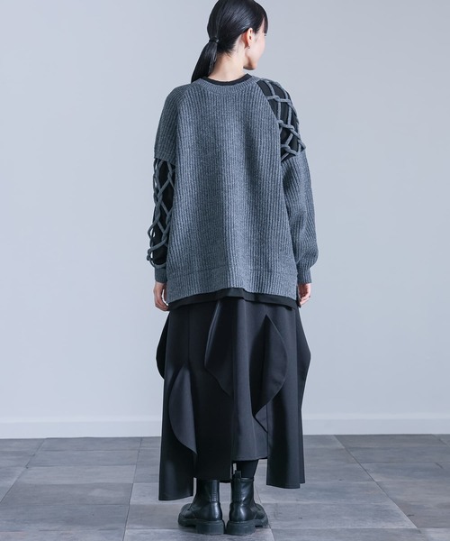 kOhAKU(コハク)の「『異素材ドッキングクロスデザインニット』(ニット/セーター・レディース・チャコール/ブラック・FREE)」の17枚目の写真