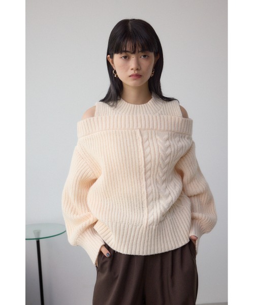 AZUL by moussy(アズールバイマウジー)の「オープンショルダーケーブルニット(ニット/セーター・レディース・杢グレー/アイボリー/ブラック・SMALL/MEDIUM)」の5枚目の写真