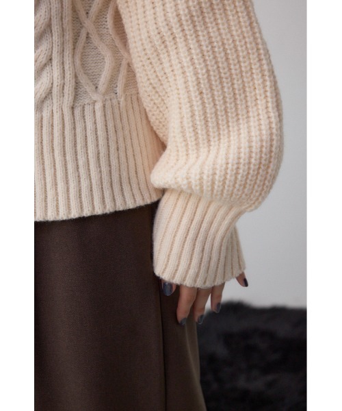 AZUL by moussy(アズールバイマウジー)の「オープンショルダーケーブルニット(ニット/セーター・レディース・杢グレー/アイボリー/ブラック・SMALL/MEDIUM)」の12枚目の写真