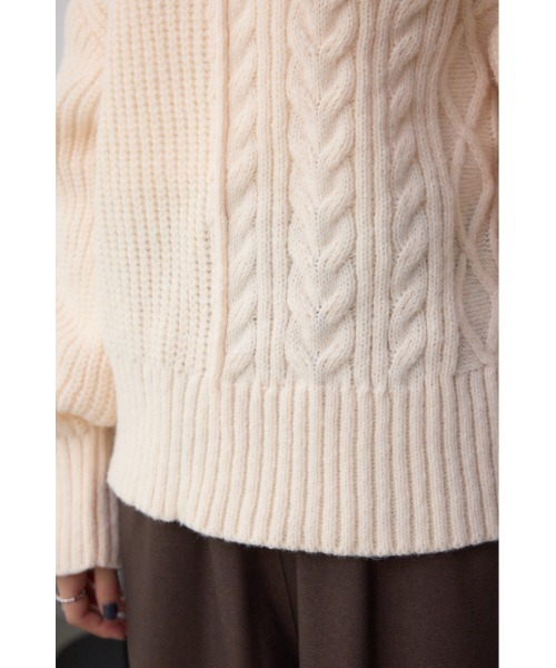 AZUL by moussy(アズールバイマウジー)の「オープンショルダーケーブルニット(ニット/セーター・レディース・杢グレー/アイボリー/ブラック・SMALL/MEDIUM)」の13枚目の写真