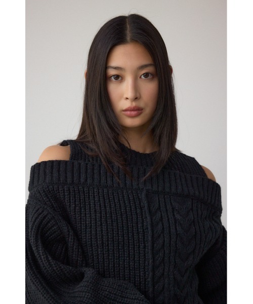 AZUL by moussy(アズールバイマウジー)の「オープンショルダーケーブルニット(ニット/セーター・レディース・杢グレー/アイボリー/ブラック・SMALL/MEDIUM)」の16枚目の写真