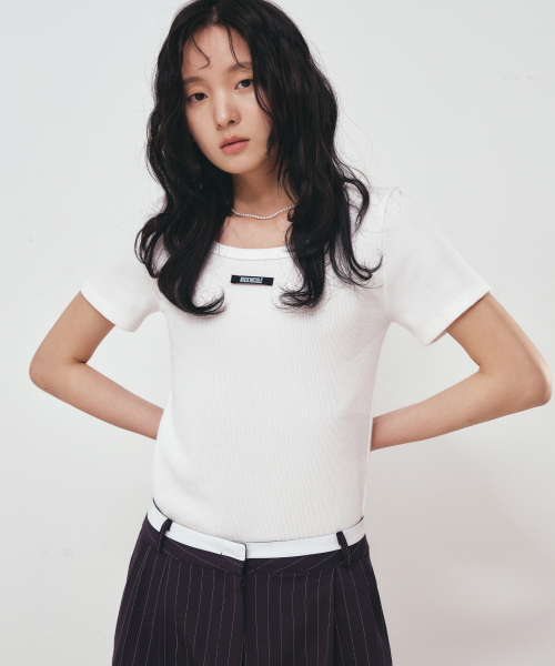 NICK&NICOLE(ニックアンドニコール)の「LABEL SLIM HALF TOP_IVORY(Tシャツ/カットソー・レディース・その他・FREE)」の2枚目の写真