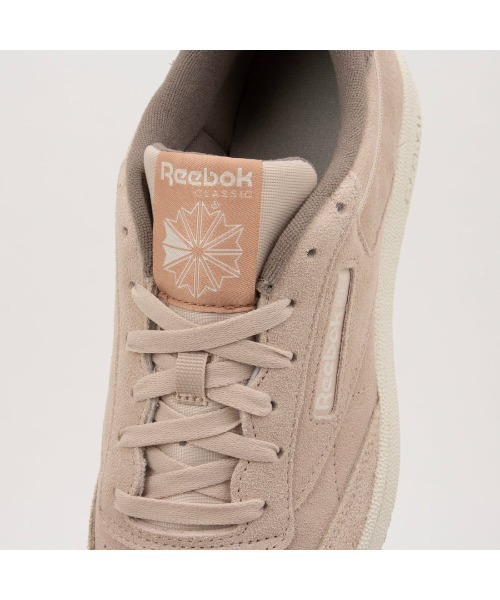 Reebok(リーボック)の「クラブシー 85 / CLUB C 85(スニーカー・メンズ・ライトグレー/コーラルピンク・23.0cm/23.5cm/24.5cm/24.0cm/25.0cm/25.5cm/26.0cm/26.5cm/27.0cm/27.5cm/28.0cm/28.5cm/29.0cm)」の7枚目の写真
