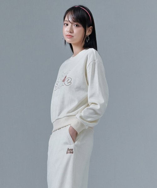 CHASECULT(チェイスカルト)の「女性起毛刺繍スウェットTシャツ-CFRG5174D0A(スウェット・レディース・アイボリー・85/90/95)」の3枚目の写真