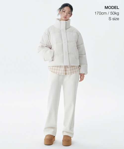 MUSINSA STANDARD WOMAN（ムシンサスタンダードウーマン）の「レディースダウンパフショートパッド入りジャケット[アイボリー]（ダウンジャケット/コート・レディース・その他・SMALL/MEDIUM/LARGE/X-SMALL）」の3枚目の写真