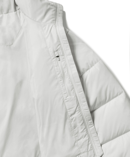 MUSINSA STANDARD WOMAN（ムシンサスタンダードウーマン）の「レディースダウンパフショートパッド入りジャケット[アイボリー]（ダウンジャケット/コート・レディース・その他・SMALL/MEDIUM/LARGE/X-SMALL）」の9枚目の写真