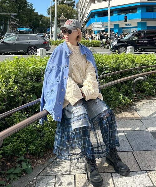 Alley Tokyo(アリートーキョー)の「【MENDL'S】ウォッシュ加工モンスターカバーオール(デニムジャケット・レディース・ブラウン/ブルー・FREE)」の16枚目の写真