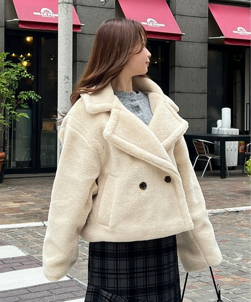 Olu.（オルドット）の「テーラードボアショートコート（その他アウター・レディース・ベージュ/ブラウン/アイボリー・FREE）」の2枚目の写真