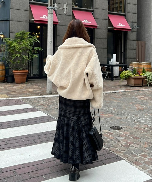 Olu.（オルドット）の「テーラードボアショートコート（その他アウター・レディース・ベージュ/ブラウン/アイボリー・FREE）」の6枚目の写真