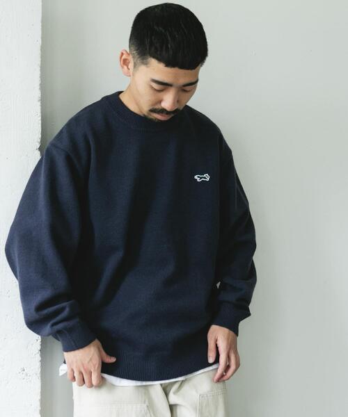 PENNEYS（ぺニーズ）の「『別注』PENNEYS×DOORS　THE FOX クルーネックスフレニット（ニット/セーター・メンズ・オフホワイト/ネイビー/レッド系その他/チャコールグレー・LARGE/MEDIUM/X-LARGE）」の20枚目の写真