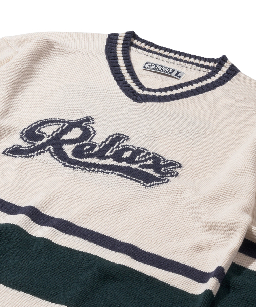 DISCUS ATHLETIC(ディスカス アスレチック)の「リラックスロゴVネックニットオプティックホワイト(ニット/セーター・レディース・その他・LARGE/MEDIUM/X-LARGE)」の3枚目の写真