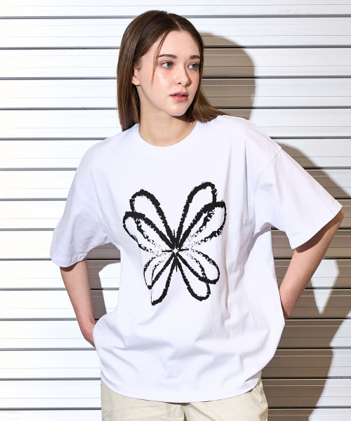 VETEZE(ベテゼ)の「オブエスタリボンスプレーティーシャツ (ホワイト)(Tシャツ/カットソー・レディース・ホワイト・MEDIUM/LARGE/X-LARGE)」の4枚目の写真