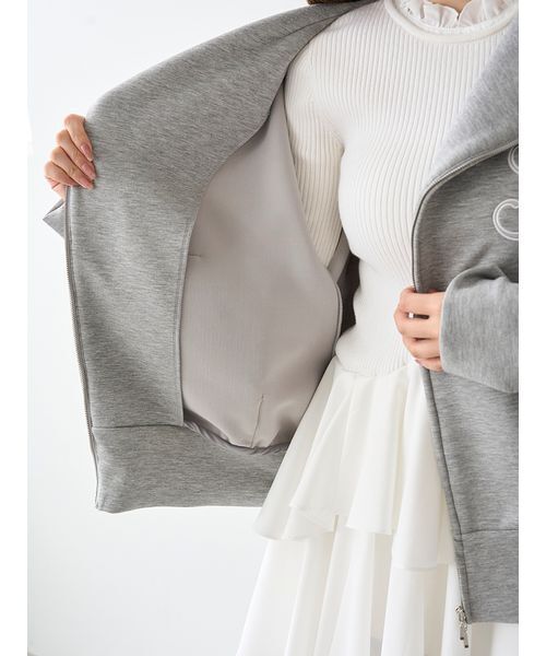 SNIDEL(スナイデル)の「エンブレムボンディングパーカー(パーカー・レディース・ホワイト/グレー/ライトブルー・F)」の13枚目の写真