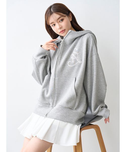 SNIDEL(スナイデル)の「エンブレムボンディングパーカー(パーカー・レディース・ホワイト/グレー/ライトブルー・F)」の16枚目の写真