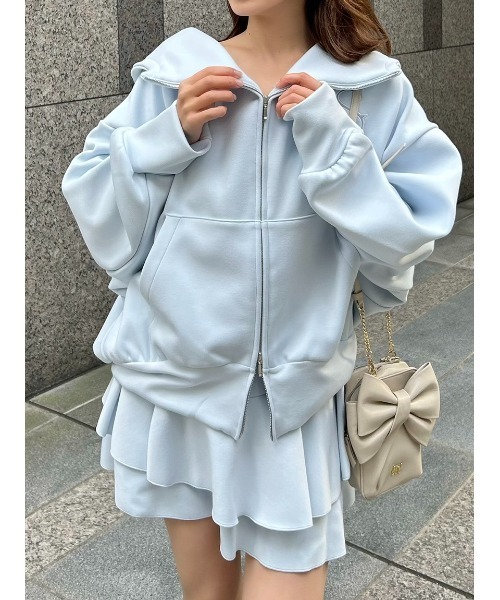 SNIDEL(スナイデル)の「エンブレムボンディングパーカー(パーカー・レディース・ホワイト/グレー/ライトブルー・F)」の3枚目の写真