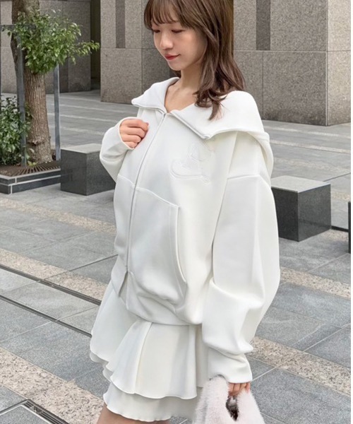 SNIDEL(スナイデル)の「エンブレムボンディングパーカー(パーカー・レディース・ホワイト/グレー/ライトブルー・F)」の22枚目の写真