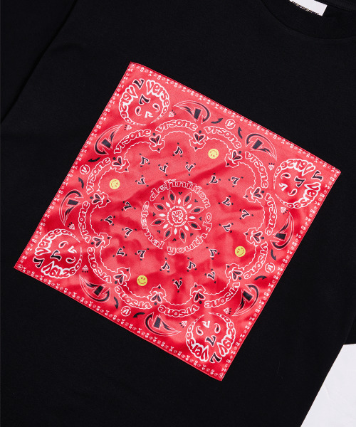 VERSE ONE（バースワン）の「PAISLEY LOGO BANDANA T-SHIRTS BLACK/RED（Tシャツ/カットソー・レディース・その他・LARGE/MEDIUM/SMALL）」の4枚目の写真