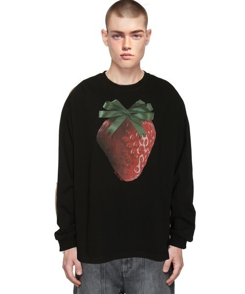 2113 STUDIO(イイルイルサムスタジオ)の「Ep.6 Long sleeve T-shirts Black top No.3 (Ribbon strawberry)(Tシャツ/カットソー・レディース・その他・FREE)」の2枚目の写真